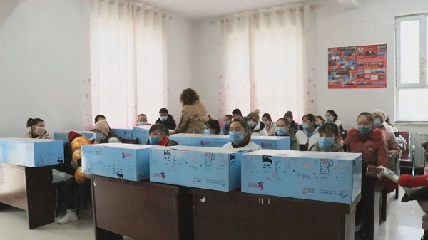 1640165652306484.jpg 寶貝箱發放現場.jpg