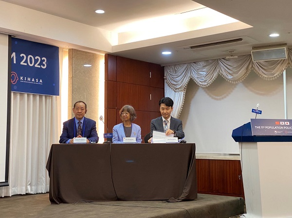 1690518431834864.jpg 第二主題中方代表(左一、左二) 600.jpg