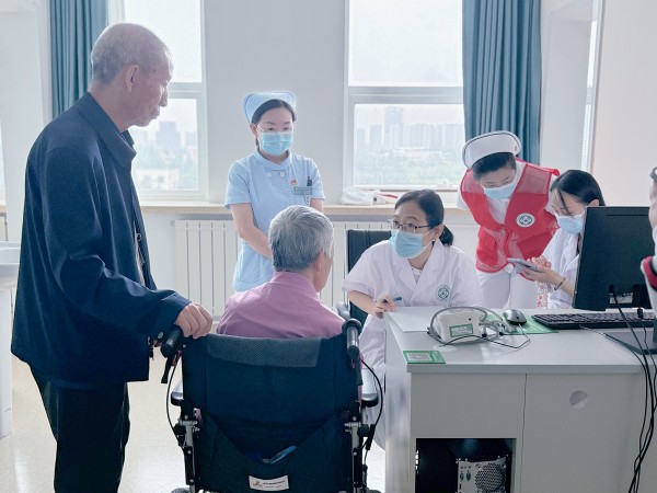 1726044493894132.jpg 義診照片1_副本.jpg