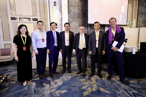 1731569287135894.jpg 04參會(huì)嘉賓合影留念_副本.jpg