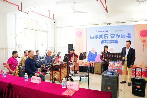 1733393286356701.jpg 佛山曲藝社表演.jpg