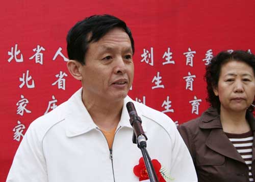 河北省舉辦省會第十二屆母親節暨幸福工程救助貧困母親大型宣傳活動 2.jpg