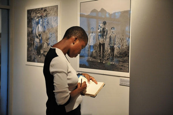 于全興在美國舉行《母親》主題攝影展 4.jpg