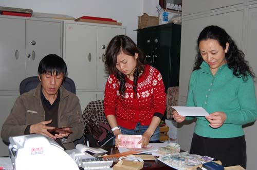 情系災區 關愛母親—中直機關積極開展為貧困母親捐款活動11.jpg