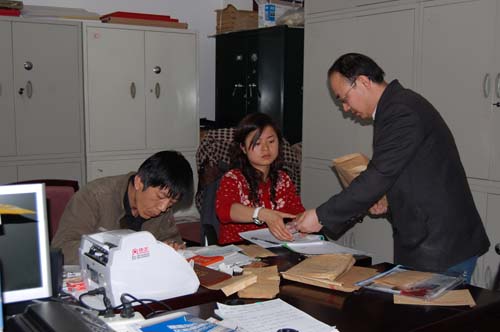 情系災區 關愛母親—中直機關積極開展為貧困母親捐款活動14.jpg