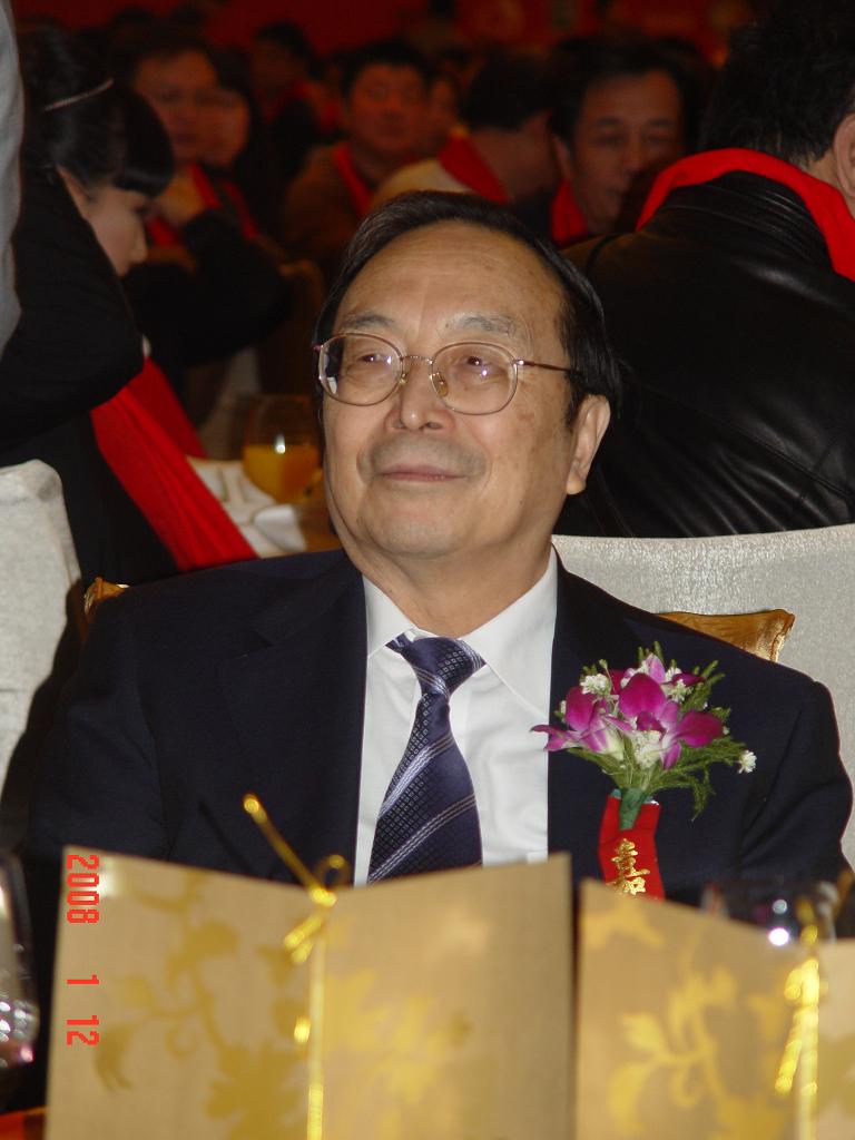 “牽手幸福·2007中國地產慈善之夜”慈善晚宴暨幸福工程主題歌《牽著你的手》首發式在京舉行 3.jpg