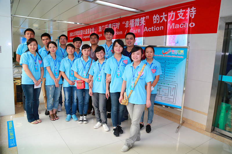 12鍙傚姞騫哥寰瑧閬典箟媧誨姩鐨勯潚騫村織鎰胯€?jpg