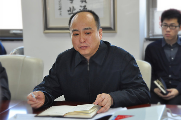 張暉副秘書長主持會議.jpg