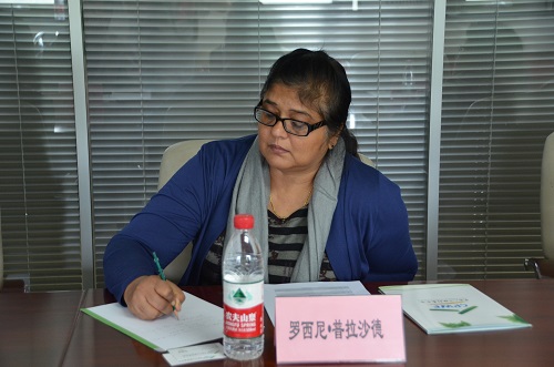 羅西尼?普拉沙德女士作會議記錄