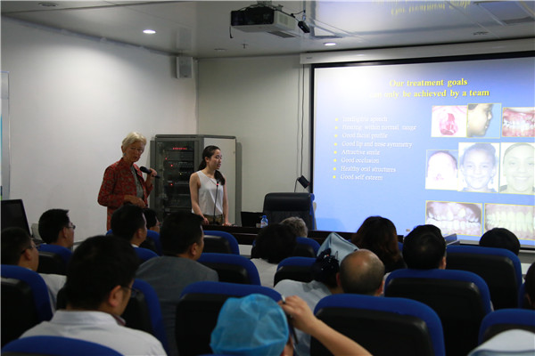 来自美国加州大学唇腭裂治中心的Karin 教授进行专题讲座.jpg