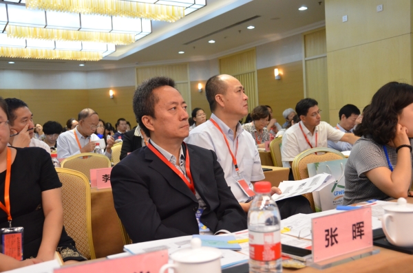 1473730531848672.jpg 國家衛生和計劃生育委員會家庭司副司長何炤華出席研討會并聆聽主旨演講.jpg