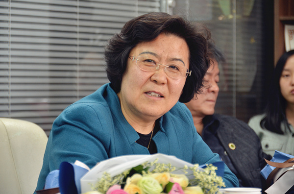 郝林娜理事長(zhǎng)總結(jié)講話(huà)