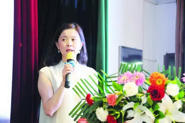 1500996164368179.jpg 華中科技大學(xué)武漢同濟(jì)醫(yī)院鄧東銳教授授課.jpg