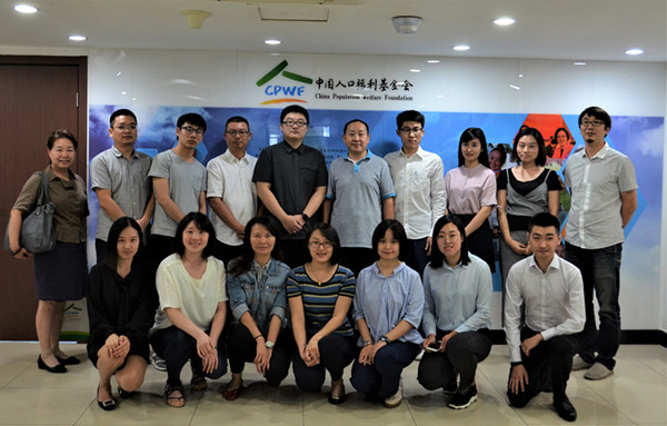 1505869952766051.jpg 我會工作人員與各媒體代表合影留念_副本.jpg