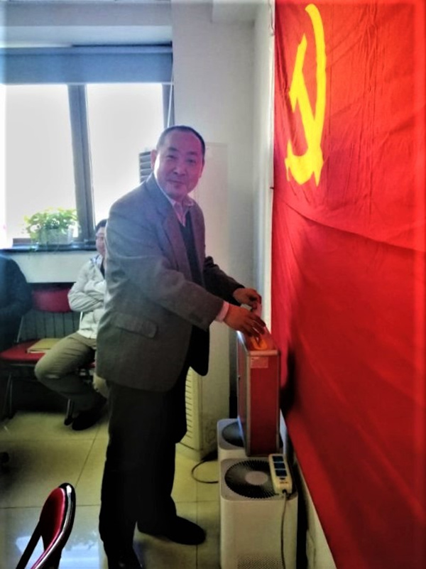 1512639628708690.jpg 黨員在熱烈的氛圍中進行投票_副本.jpg