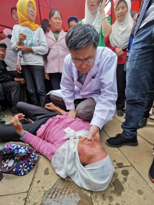 1562576130278372.jpg 1.專家及時搶救_副本.jpg