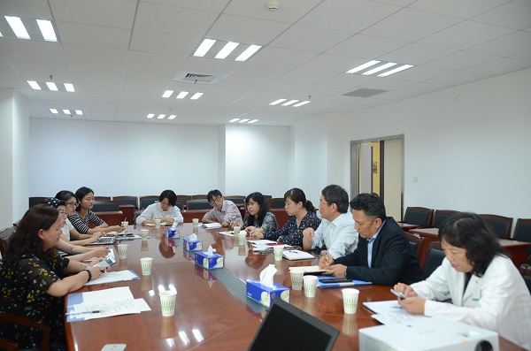 1565085704107867.jpg 與云南省第一人民醫院相關負責人座談 - 副本.JPG